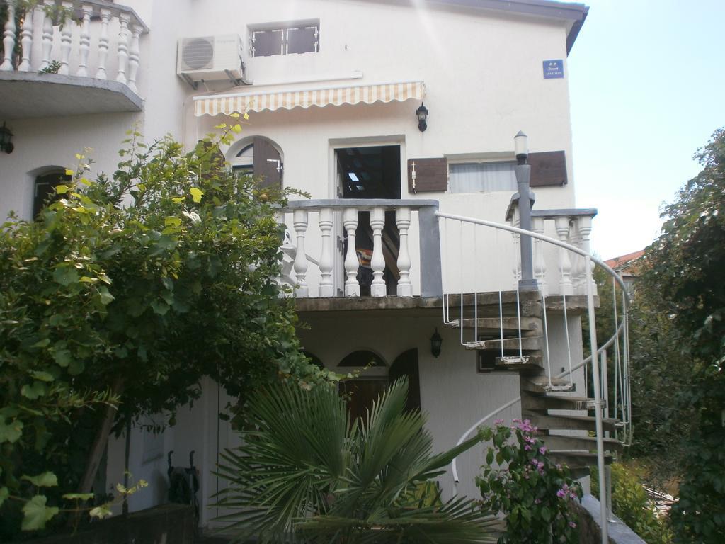 Apartmani Marija Starigrad Paklenica Buitenkant foto